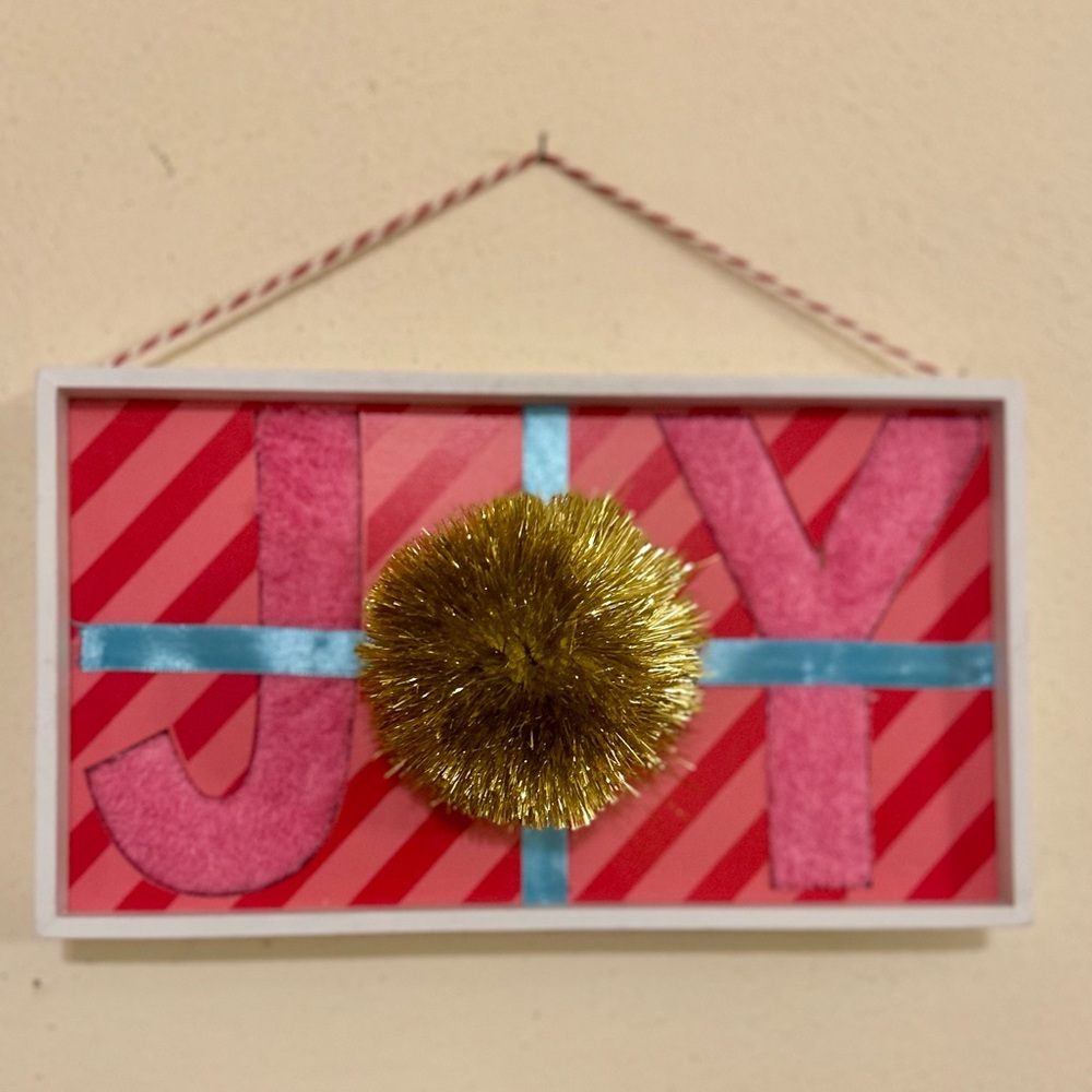 NWT WONDERSHOP JOY FLEECE RIBBON POM POM CHRISTMAS HOLIDAY WALL ART